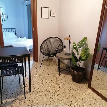 אתונה Minimal Studio Varnava Square - Kallimarmaro Area מראה חיצוני תמונה